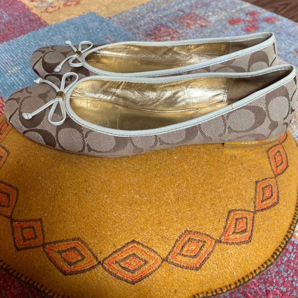 Coach Flats 8.5B